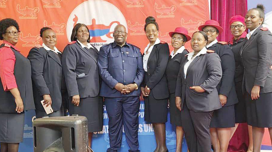 Parly clerk urges pm, ministers to use public hospitals 